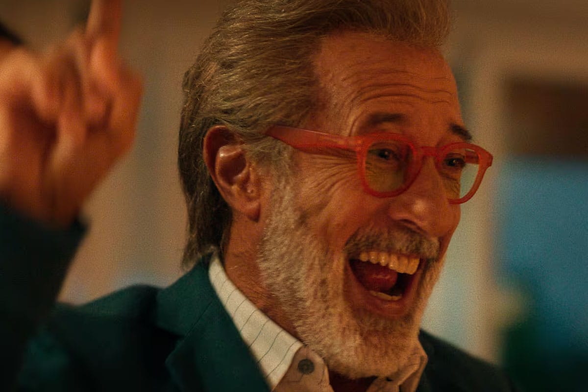 Guillermo Francella interpretando uno de los personajes de la película "Homo Argentum".